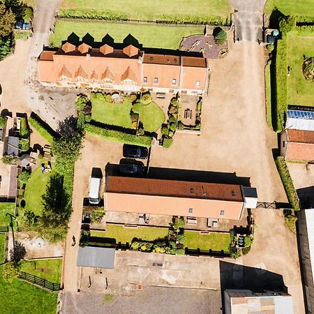 Low Moor Lodge Скарборо Екстер'єр фото