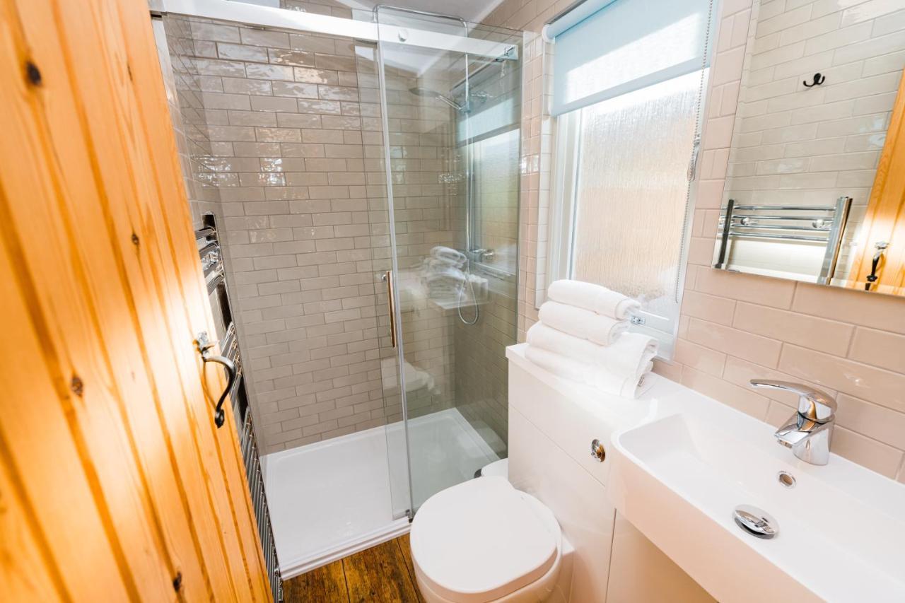 Low Moor Lodge Скарборо Екстер'єр фото