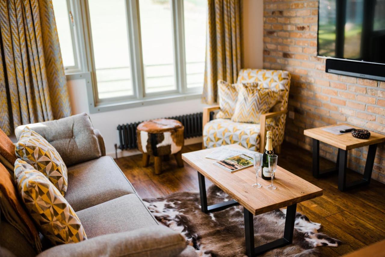Low Moor Lodge Скарборо Екстер'єр фото
